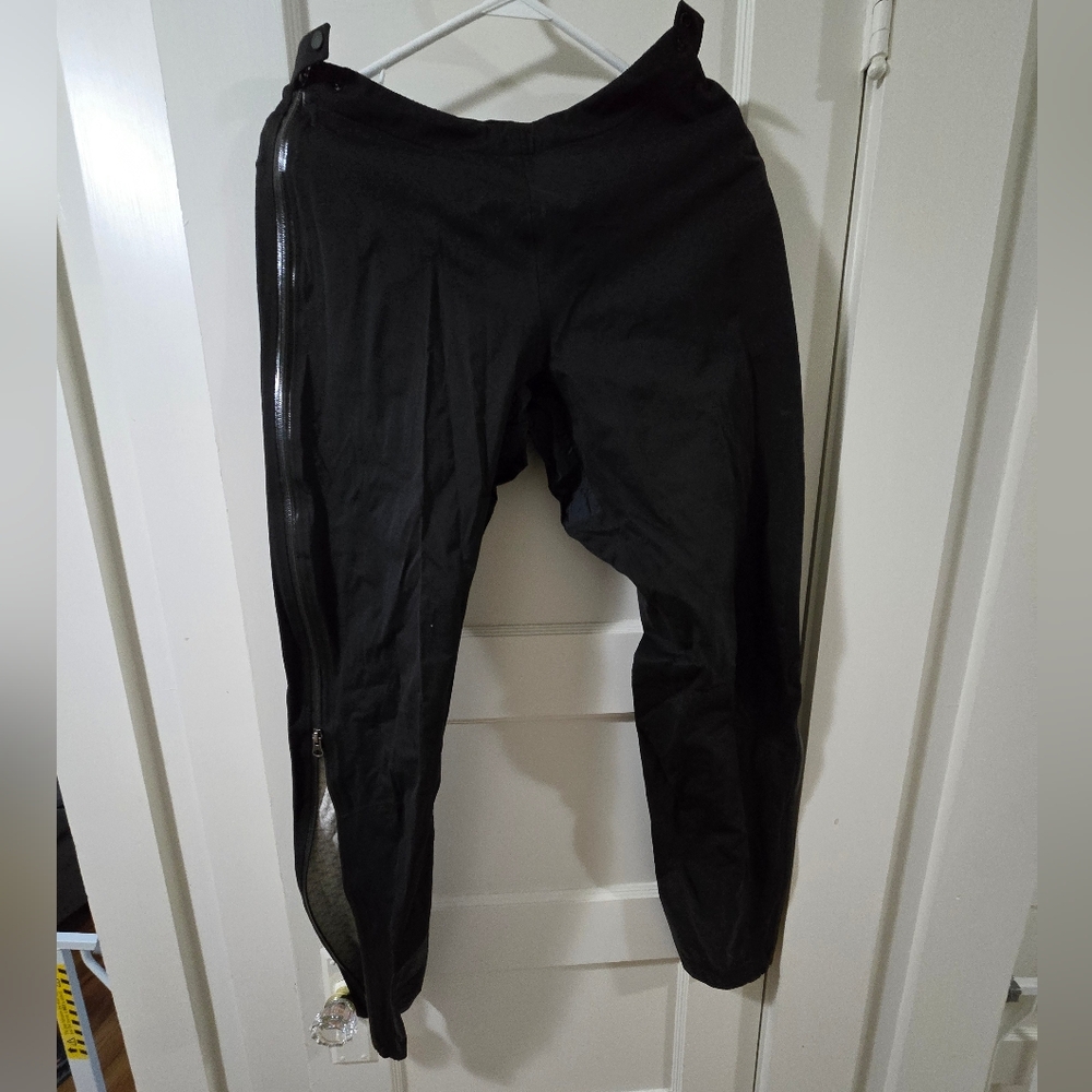 EUC Patagonia Women's Rain Pants, Size Medium